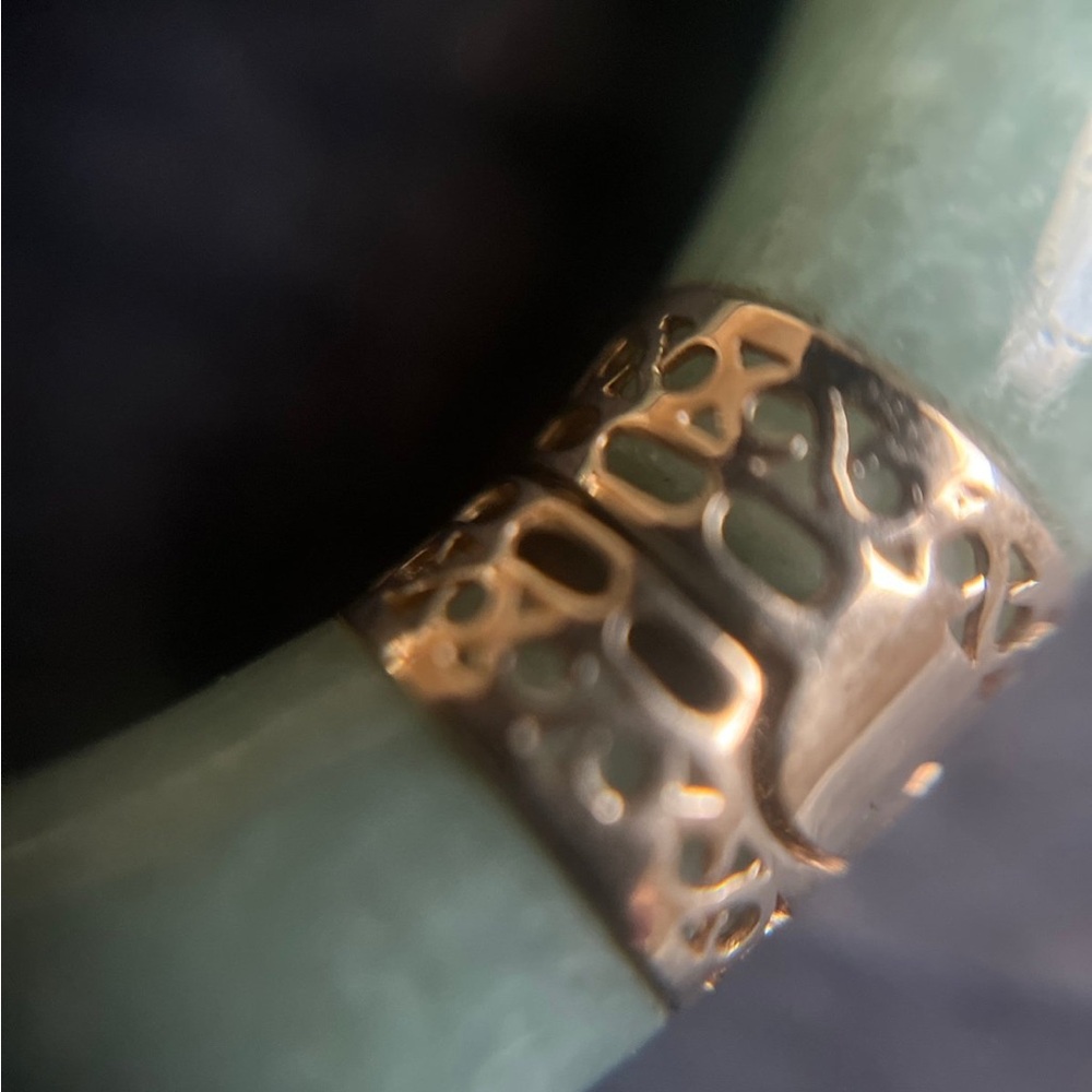 Beautiful 14k Gold & Jadeite / Jade Bangle
Bracelet made in China. - Picture 4 of 15